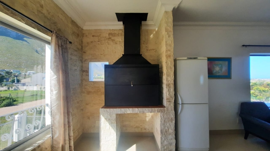 To Let 2 Bedroom Property for Rent in Bettys Bay Western Cape